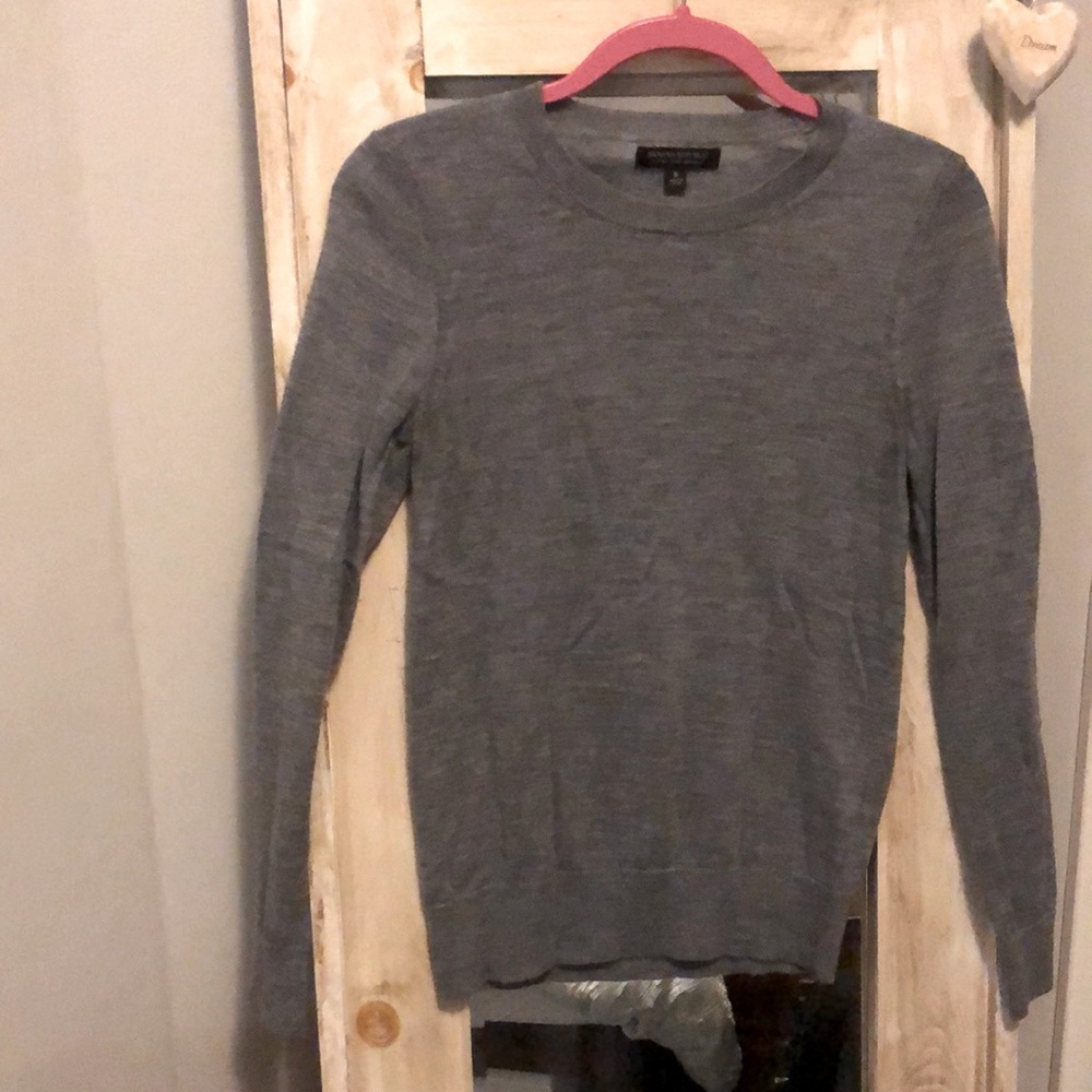 Gray Banana Republic sweater